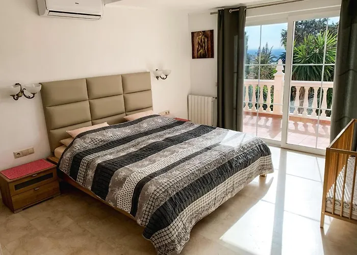 Villa Costanera In Marbellac